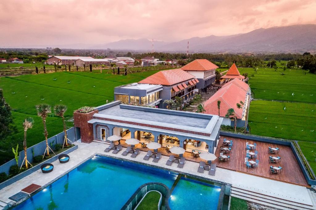 Lovina Beach Club and Resort