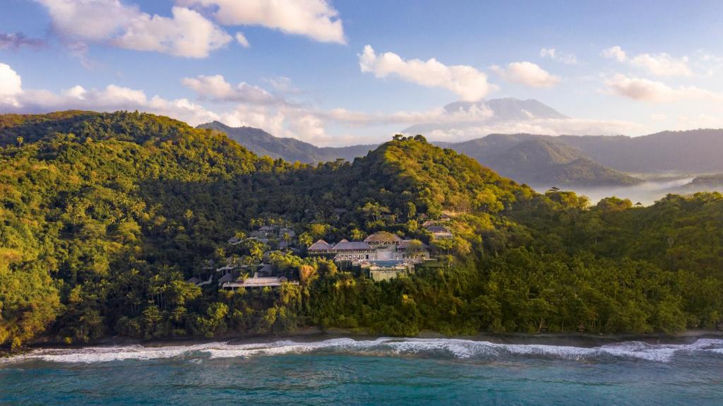 Amankila Resort Bali