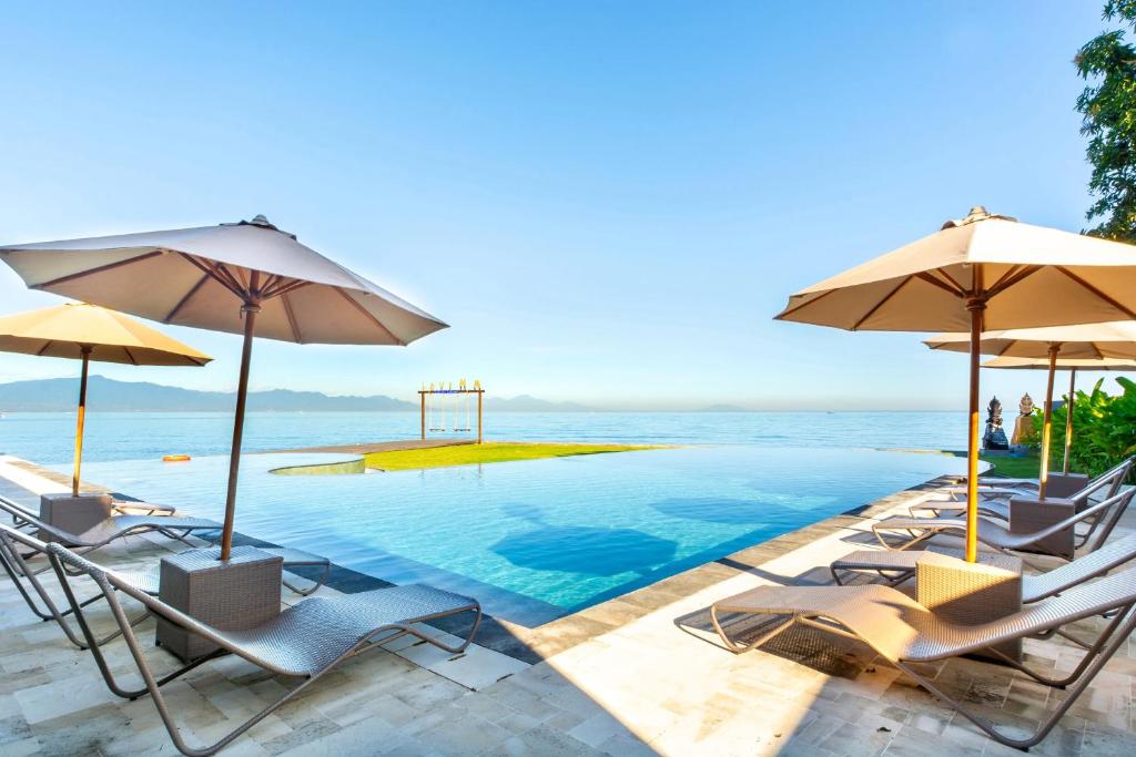 Lovina Beach Club and Resort